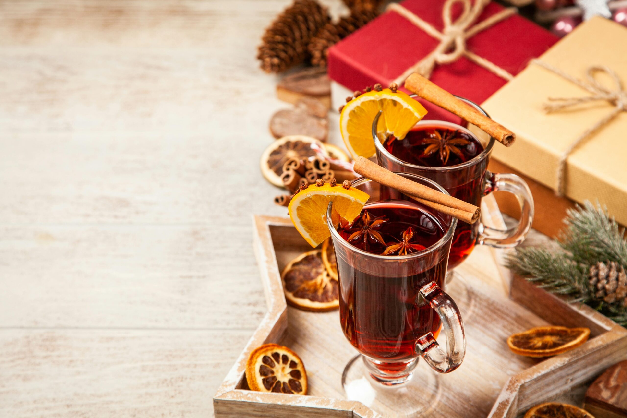 Festive Sips: Natural Mocktails and Warm Elixirs for Gathering