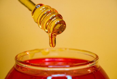 The Humectant Reset: 6 Honey-Based DIY Masks for Dermal Restoration