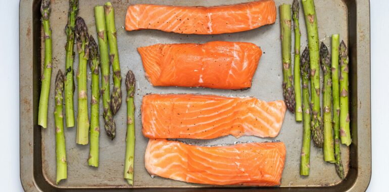 The Verdant Centerpiece: A High-Protein Salmon & Asparagus "Spring-Shield"