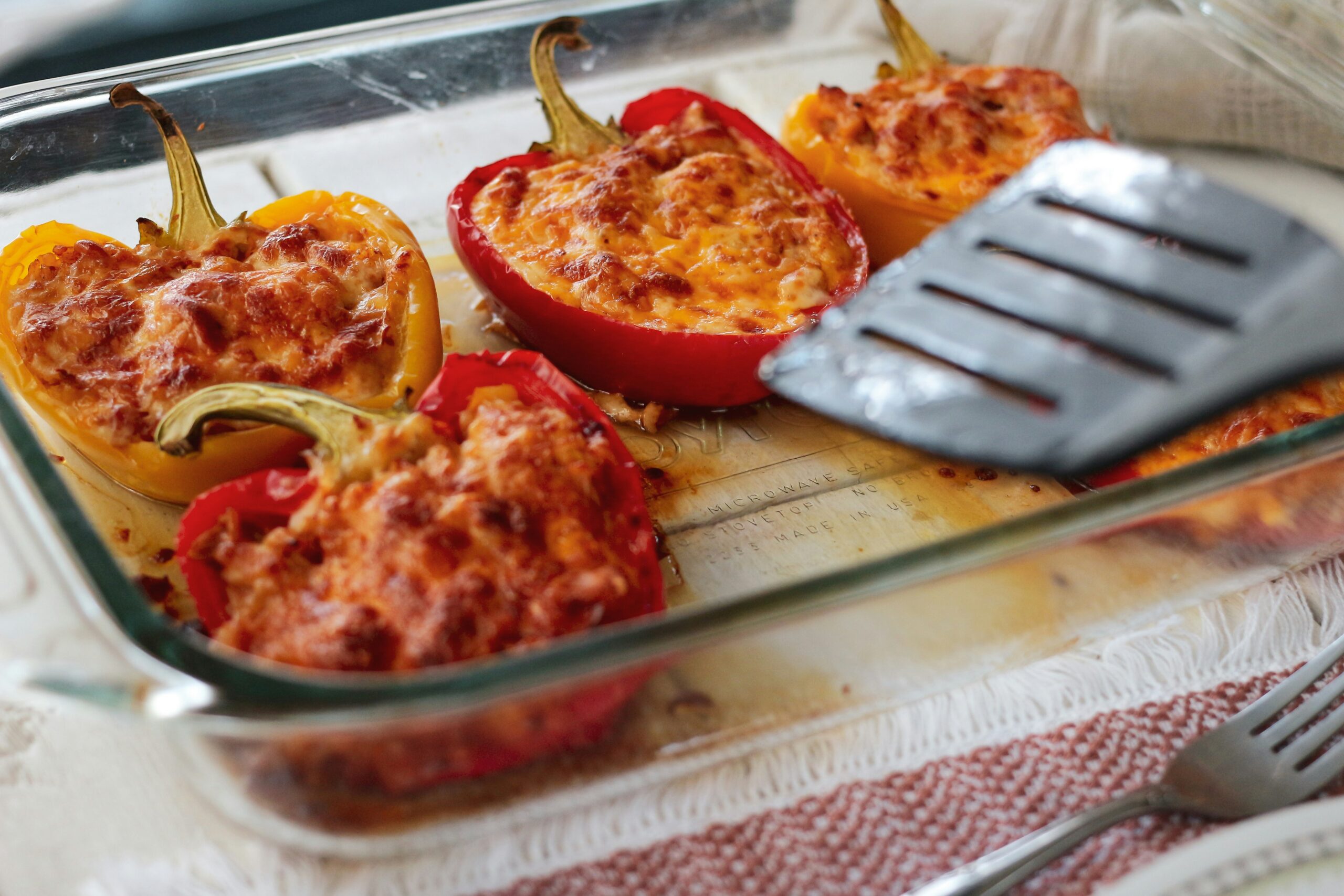 The Capsicum Architecture: "Vibrant-Vessel" Stuffed Peppers for Low-Glycemic Satiety