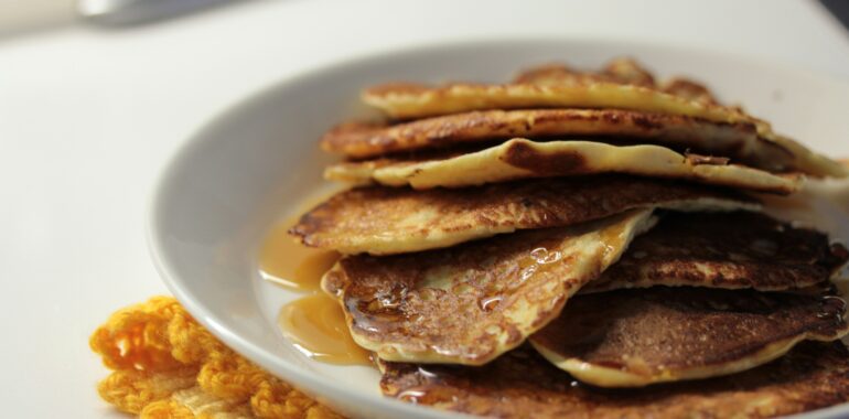 The Kitchen Architecture: Engineering High-Fidelity Banana Oat Protein Pancakes