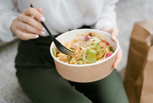 Gemini said The Deconstructed Classic: A 400 kcal "Metabolic Burger Bowl" for Lean Satiety