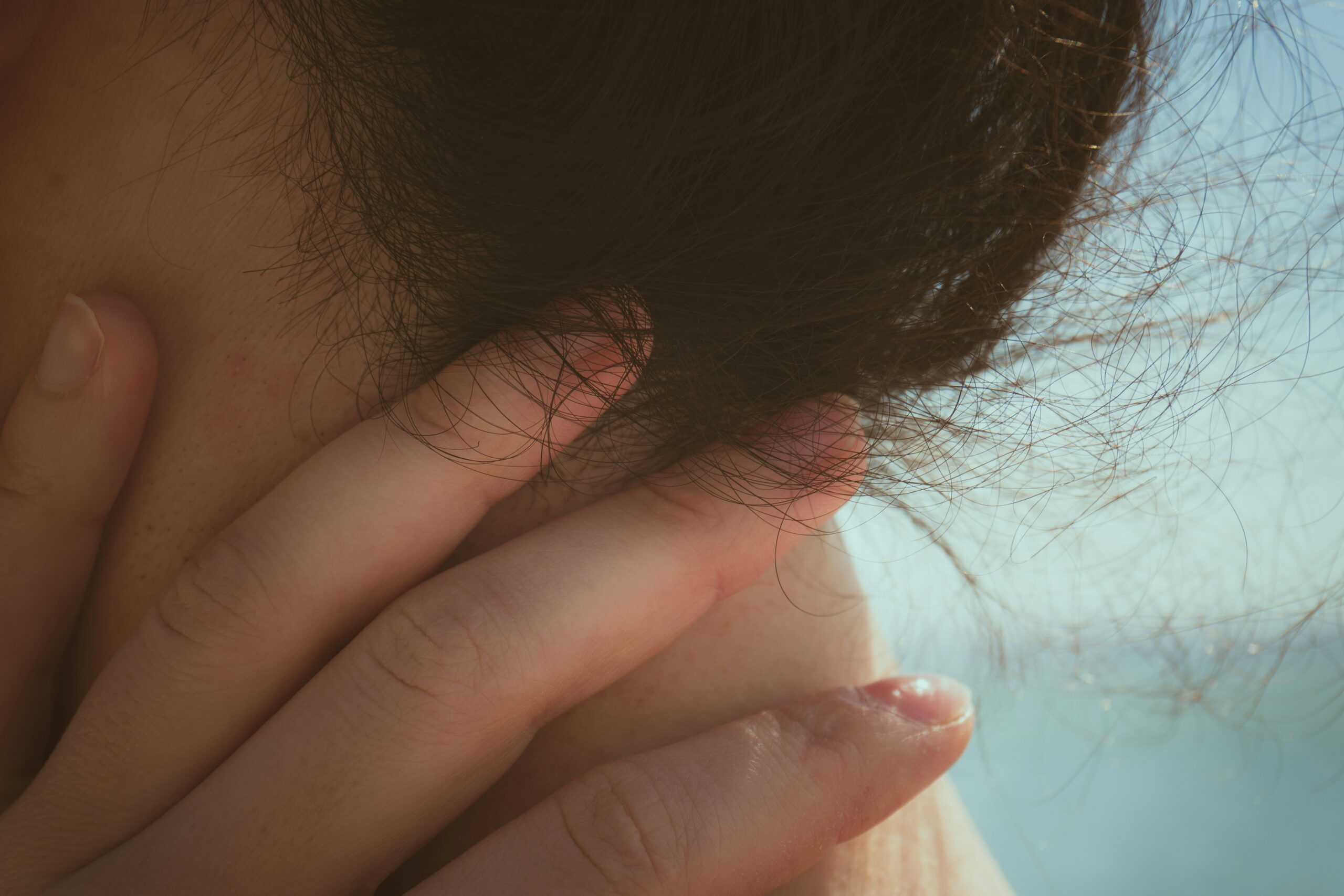 The Dermal Reset: 3 Strategic Anchors for Managing Chronic Folliculitis
