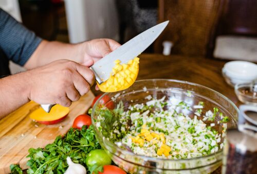 The Sun-Drenched Plate: Master the Vibrant Balance of Honey Lime Chicken with Fresh Mango Salsa