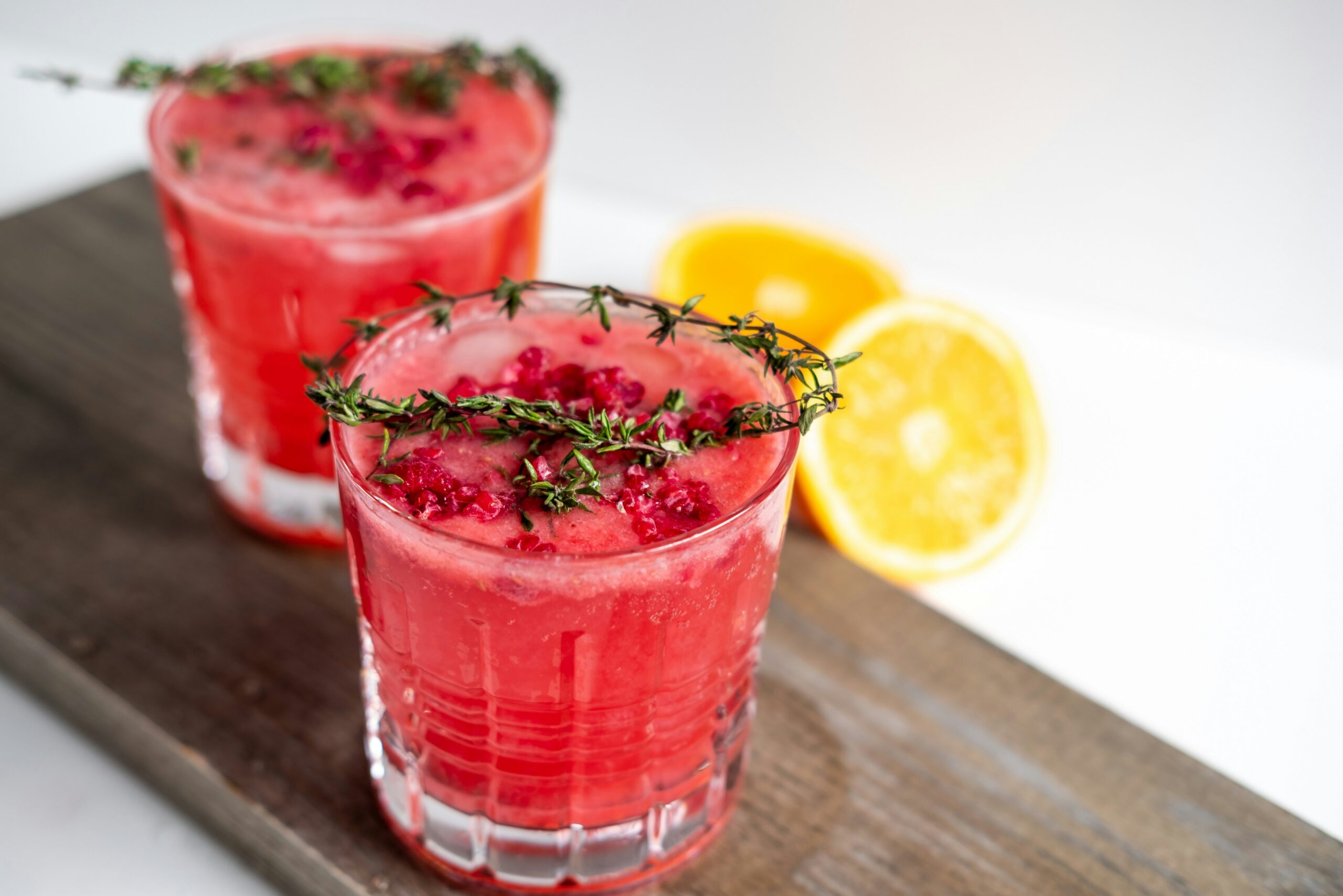 The "Mocktail" Calorie Shield: How to Protect Your Waistline During Summer Socializing