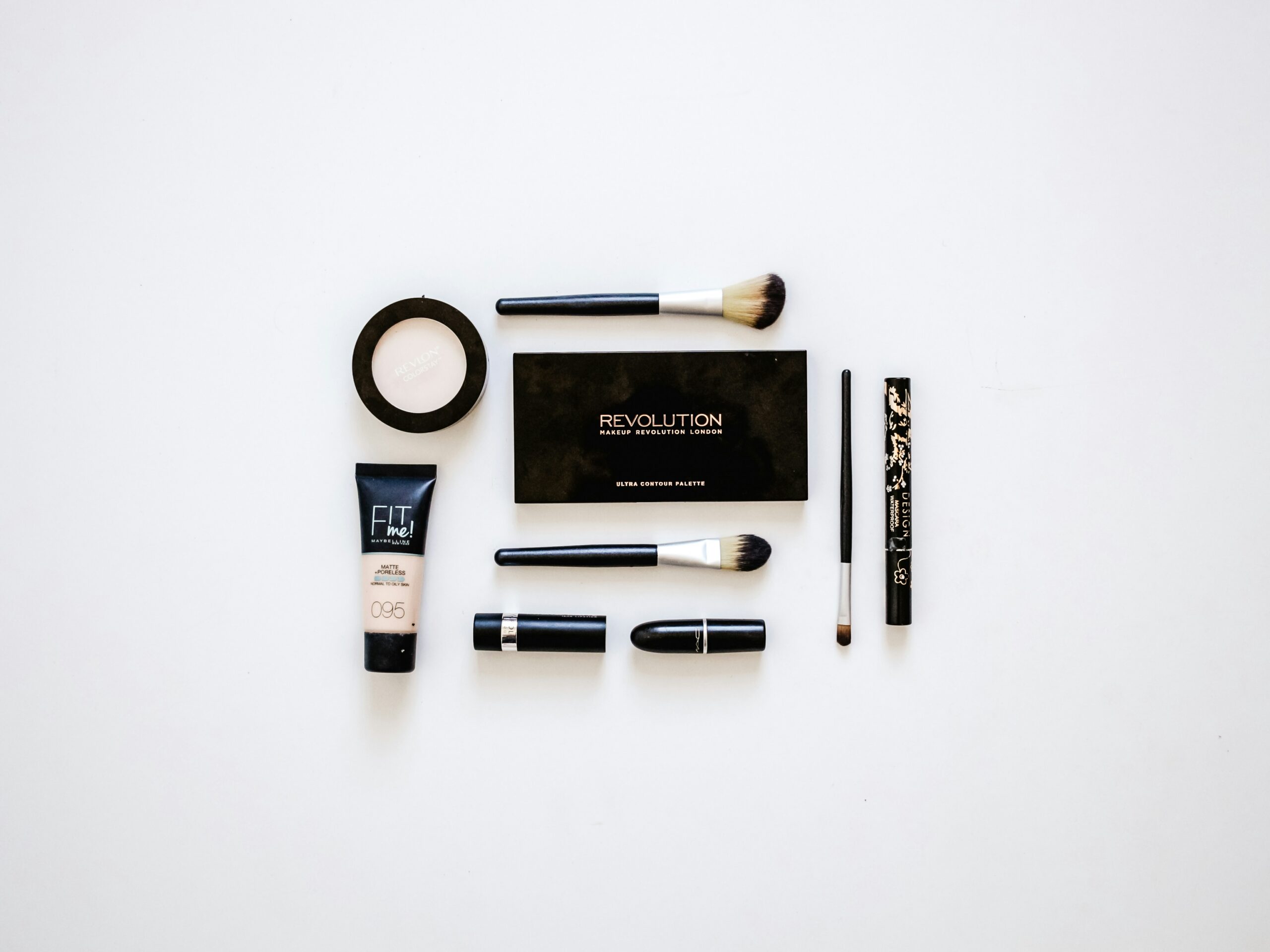 The Smart Beauty Audit: Why Sampling Clean Cosmetics is Your Ultimate Financial and Skin Shield