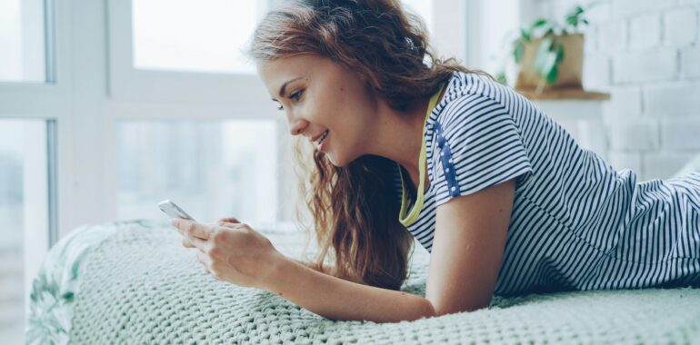 The "Blue Light" Skin Audit: Is Screen Time Secretly Accelerating Your Fine Lines?