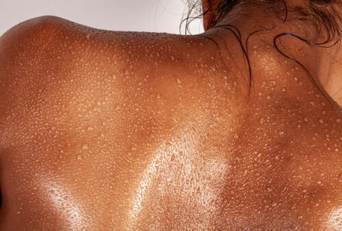 The Hydration Secret: Why the "Damp Skin" Rule is a Skincare Game Changer