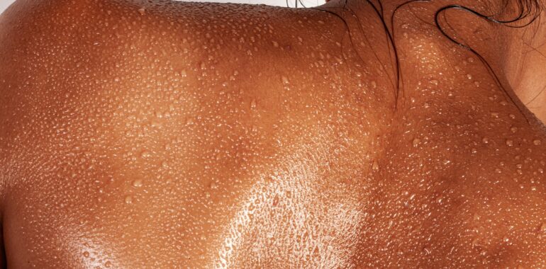 The Hydration Secret: Why the "Damp Skin" Rule is a Skincare Game Changer