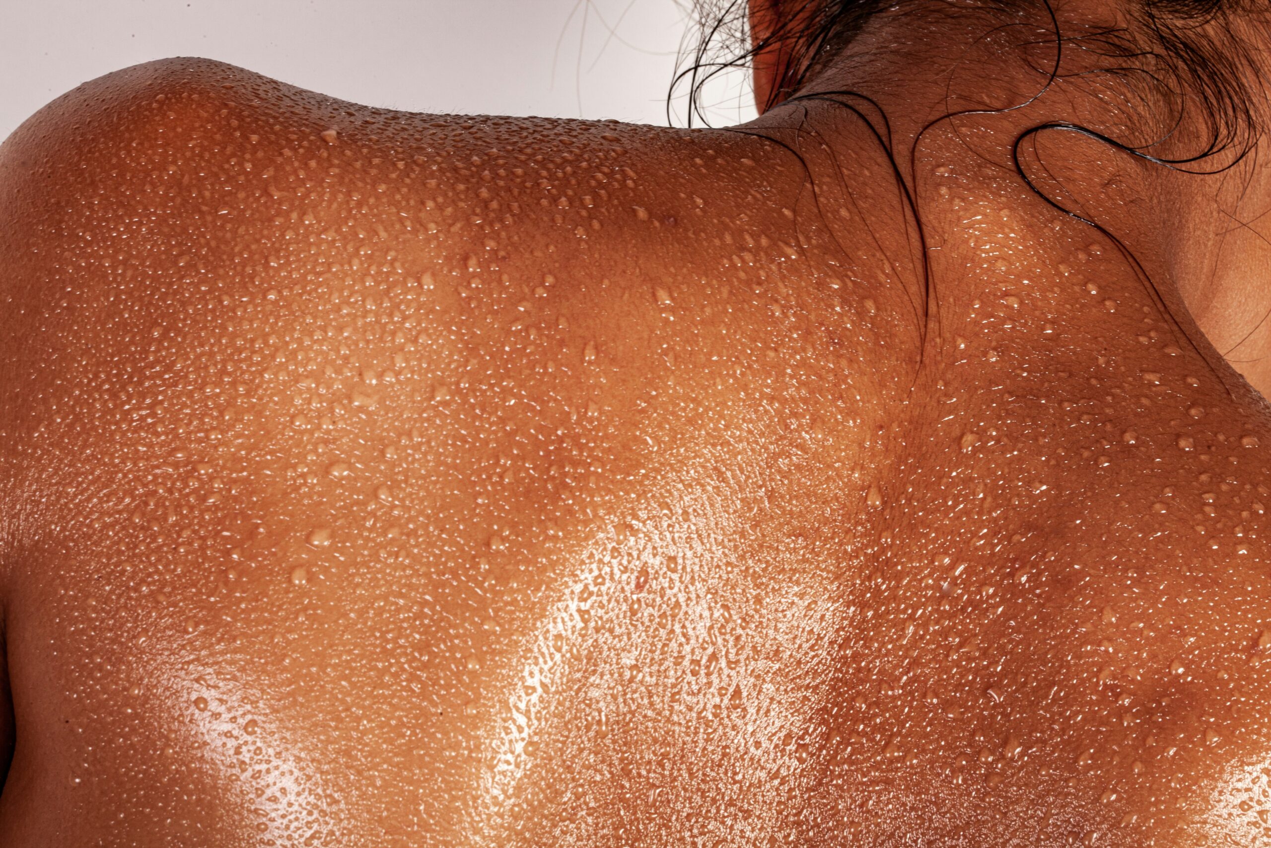 The Hydration Secret: Why the "Damp Skin" Rule is a Skincare Game Changer