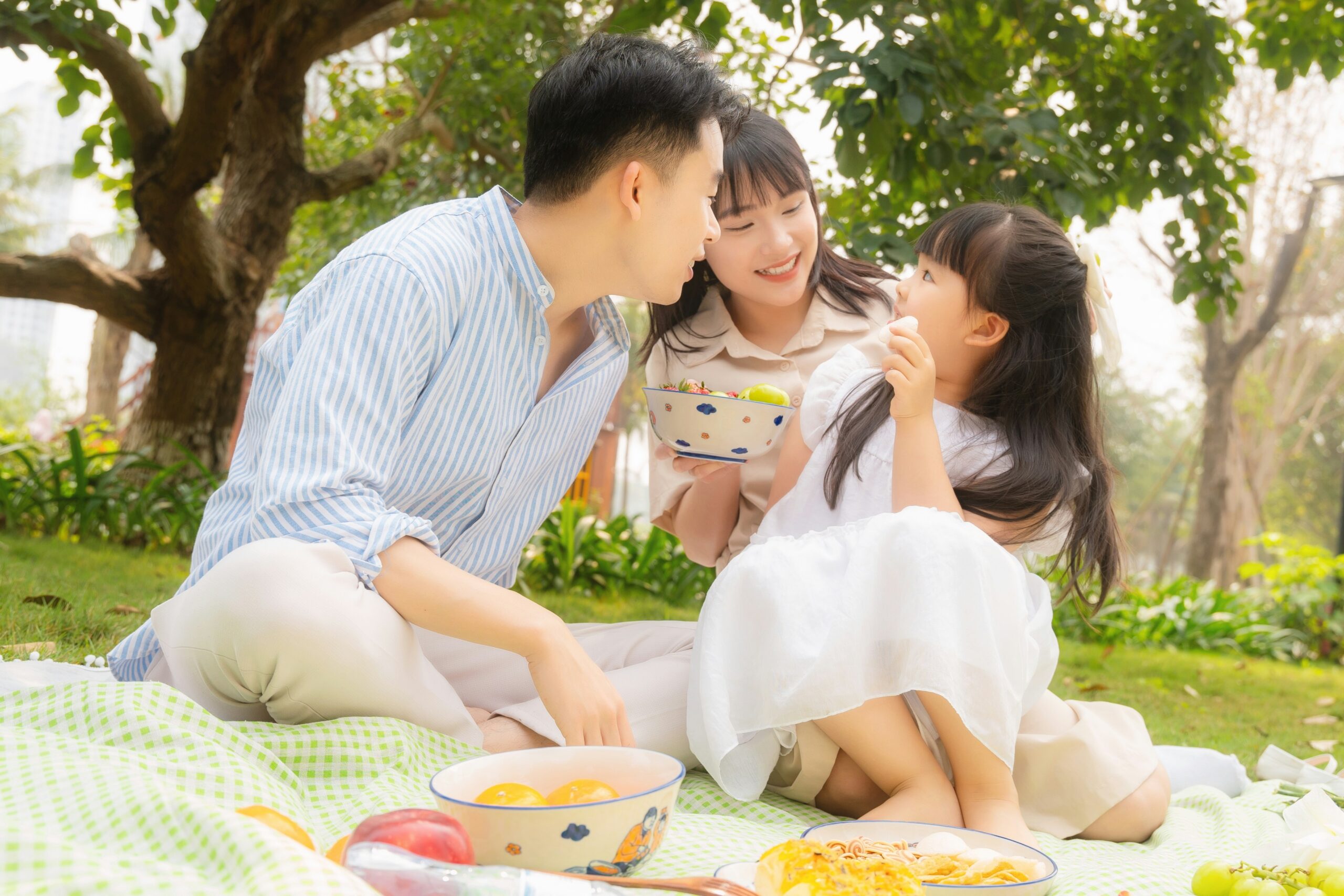 The Refreshing Reset: 4 High-Vibrancy, Healthy Summer Snacks for the Whole Family