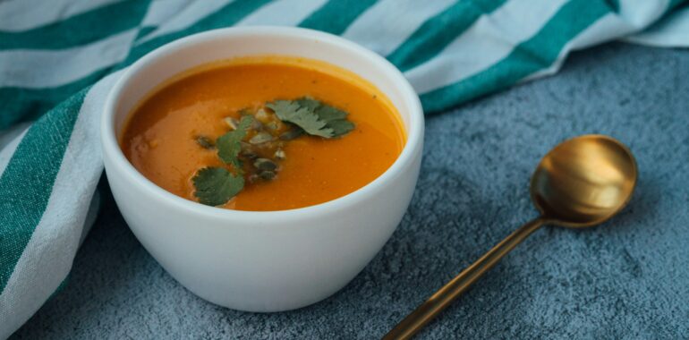 The Thermic Simmer: 3 High-Protein Soups Engineered for Muscle Recovery and Satiety