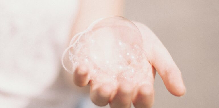 The Cleansing Chemistry Reset: How to Choose a Body Wash That Shields Sensitive Skin