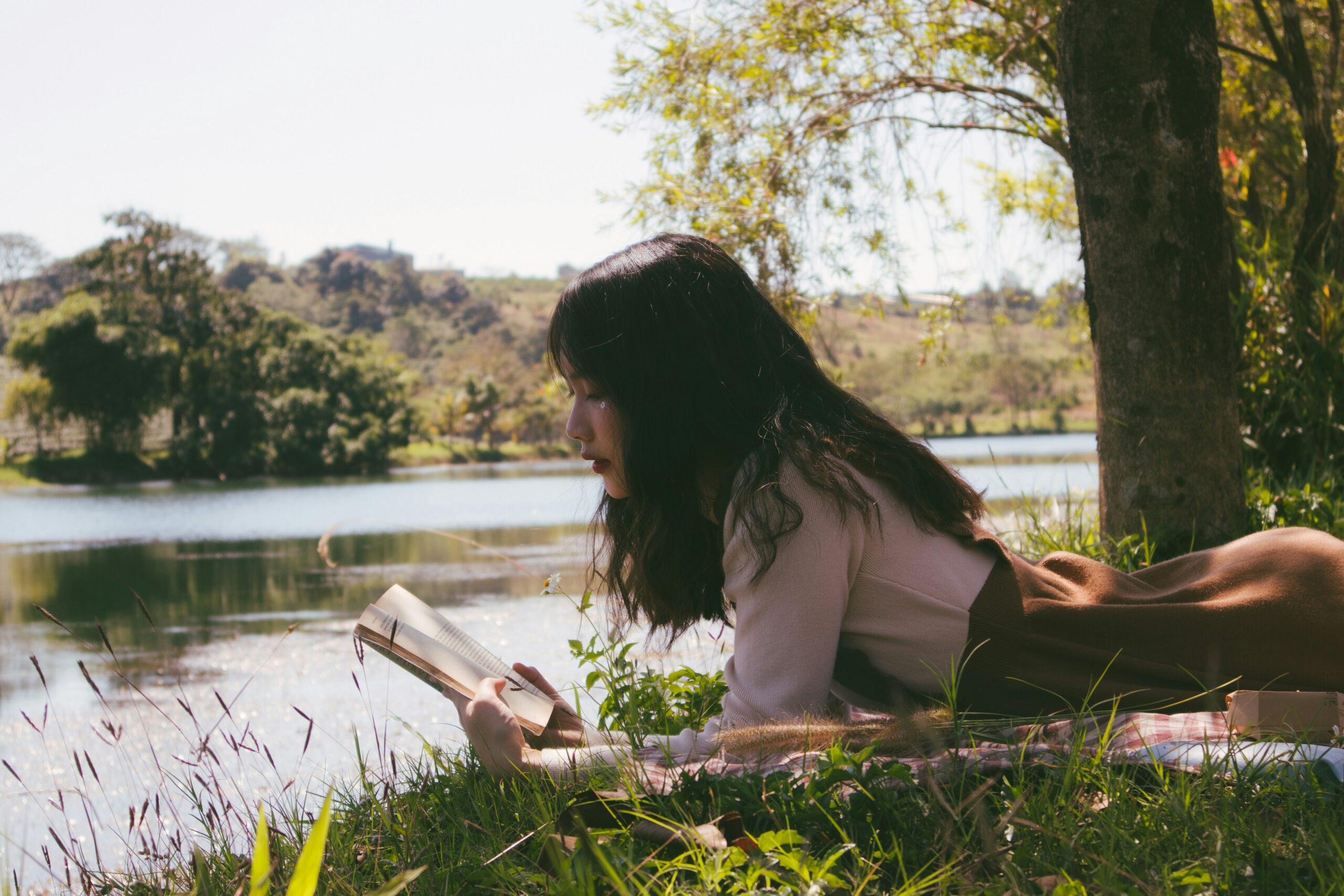The Literary Sanctuary: How to Fit Deep Reading Into a Packed Schedule for Elite Cognitive Gains