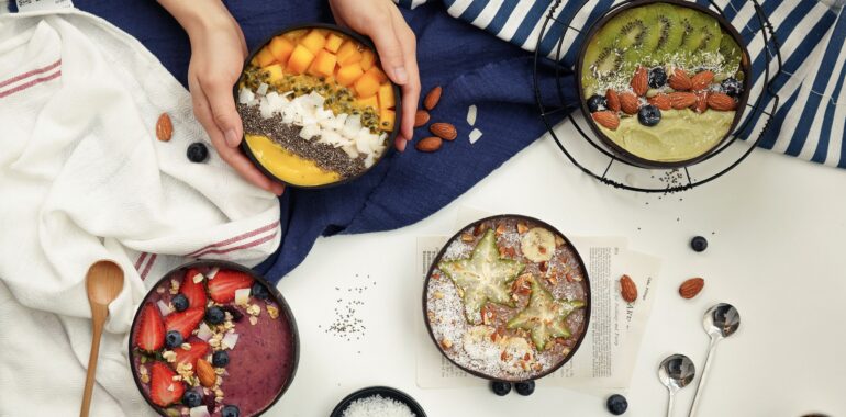 The Satiety Override: How Disconnecting the Screen Reconnects Your Metabolism