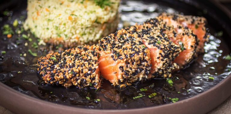 The Lightness Protocol: 3 Anti-Bloat Dinners for Metabolic Clarity and a Flat Stomach