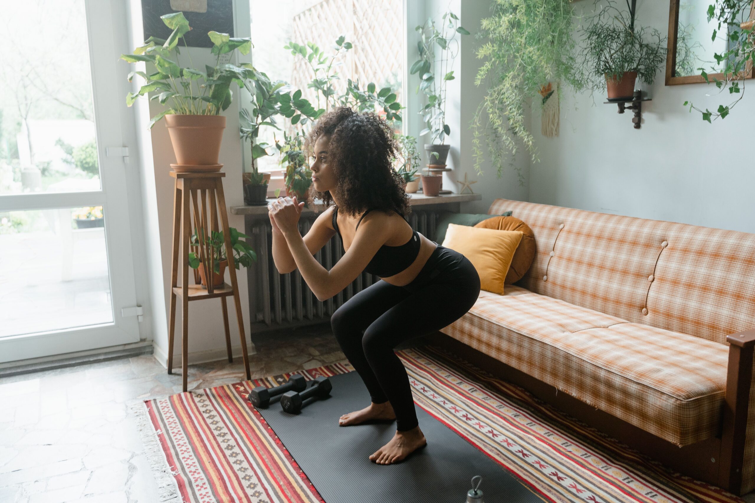 The Frictionless Micro-Burst: How "Exercise Snacking" Rewires Physical Conditioning