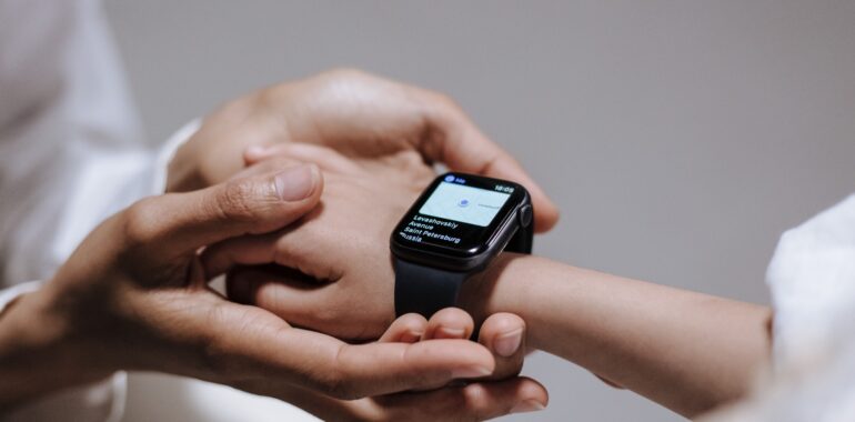 The Non-Invasive Laboratory: The Deep Biosensing Science Driving Modern Wearable Tech