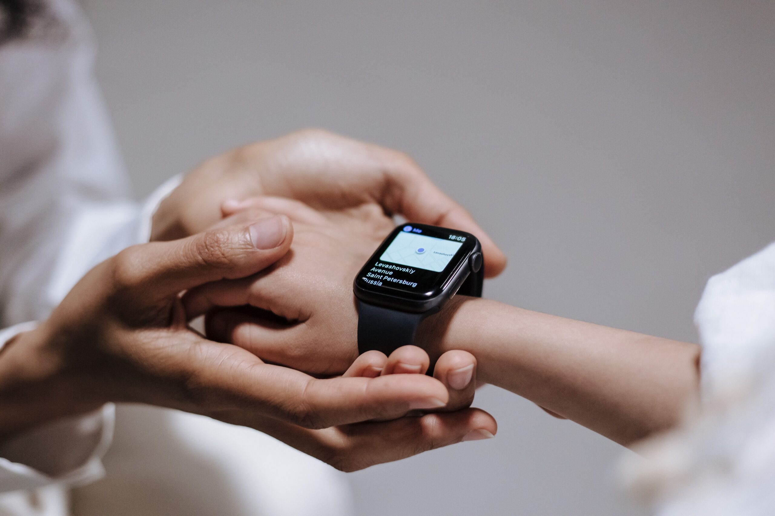 The Non-Invasive Laboratory: The Deep Biosensing Science Driving Modern Wearable Tech