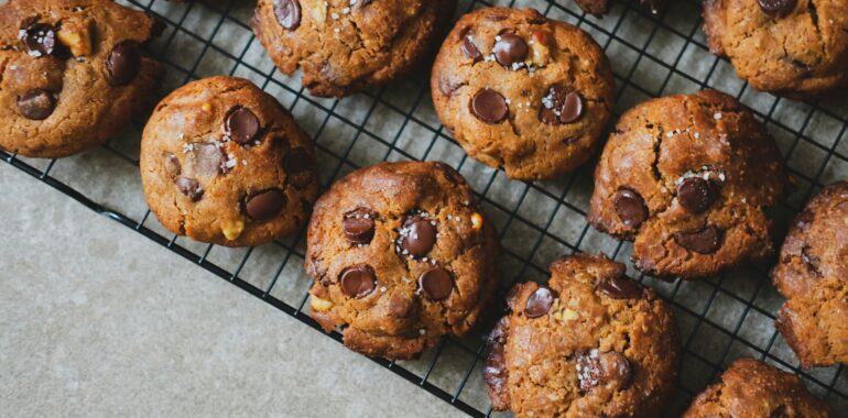 The Metabolic Confectionery: 3 High-Protein Desserts That Reconstruct Sweet Comfort