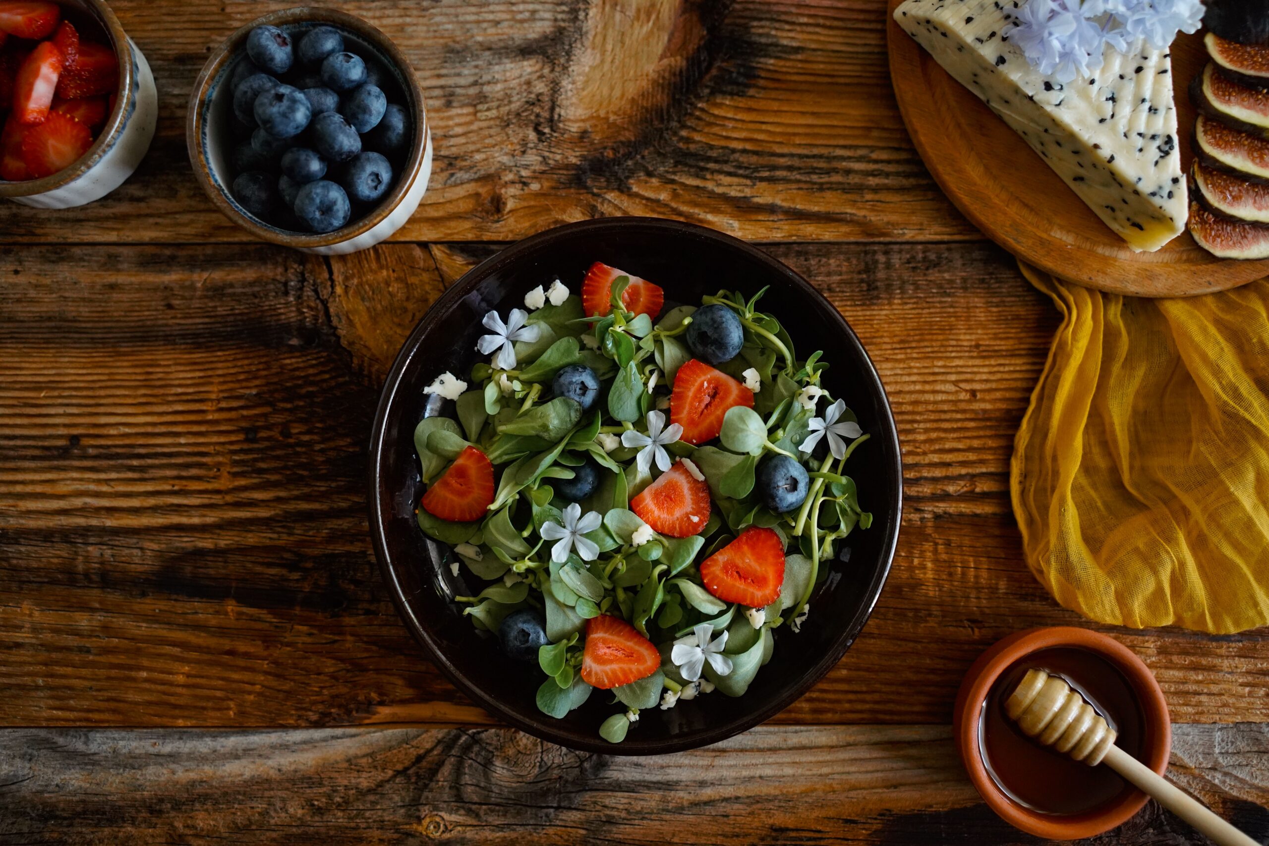 The Berry Symphony: Vibrant, Lettuce-Free Salad Recipes for Ultimate Satiety