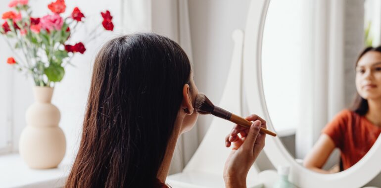 The 5-Minute Makeup Routine That Still Looks Put Together