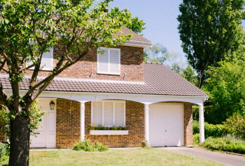 Is Your Roof Trying to Tell You Something? Signs It’s Time to Replace It
