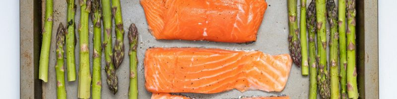 The Verdant Centerpiece: A High-Protein Salmon & Asparagus "Spring-Shield"