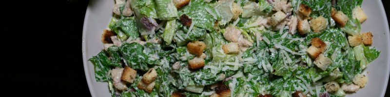 The High-Protein Bistro Quick-Fix: Master the Crispy Chicken Caesar Flatbread