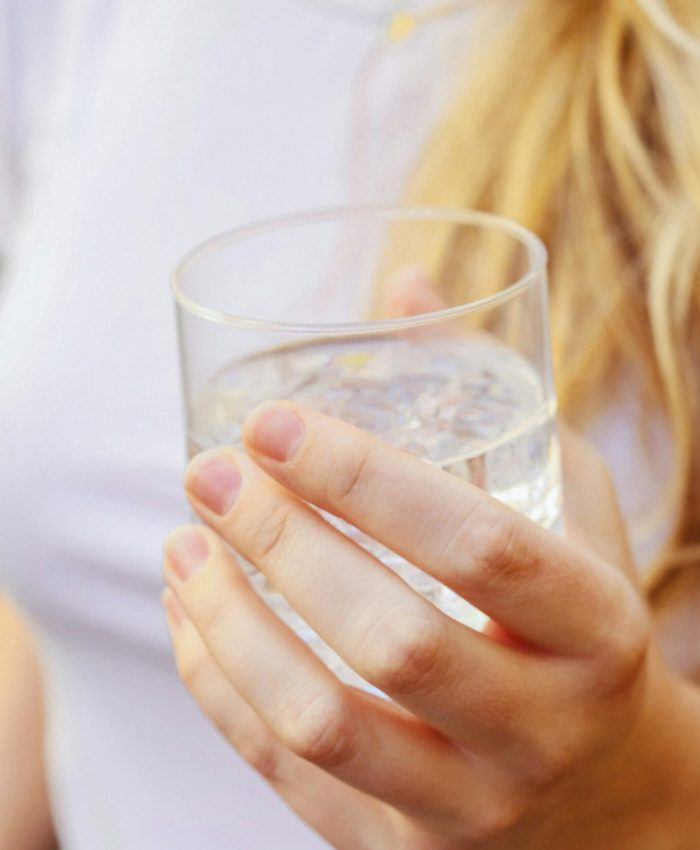 How to Make Sure You’re Drinking Enough Water: Simple Ways to Stay Hydrated Naturally
